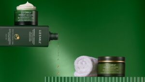 Liz Earle Superskin™ Advanced Bi-Phase Brightening Essence